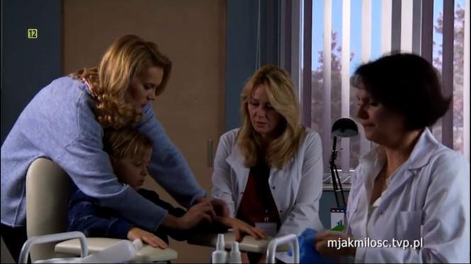 M jak miłość. Agata (Katarzyna Kwiatkowska), żona Banacha (Dorota Chotecka), Marysia (Małgorzata Pieńkowska)