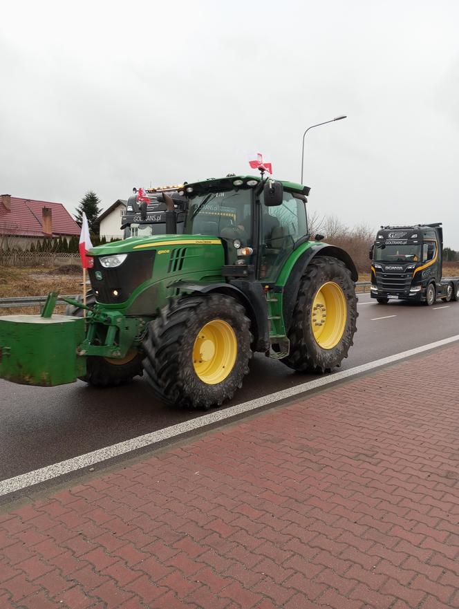 Trwa protest rolników w woj. lubelskim. Blokady są w wielu miejscach w regionie [DUŻO ZDJĘĆ]