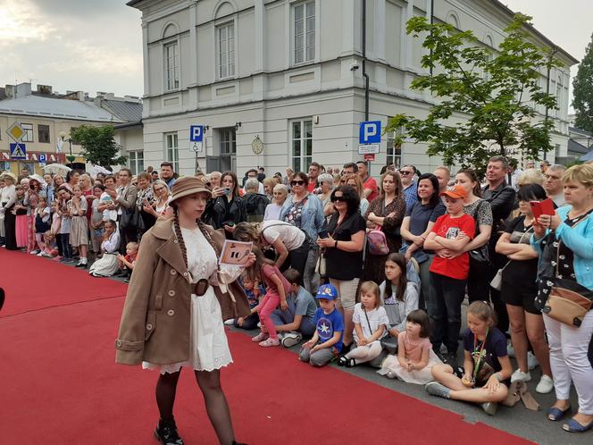 Siedlczanie mogli wsiąść w wehikuł czasu i zobaczyć ulicę Pułaskiego - Piękną sprzed stu lat