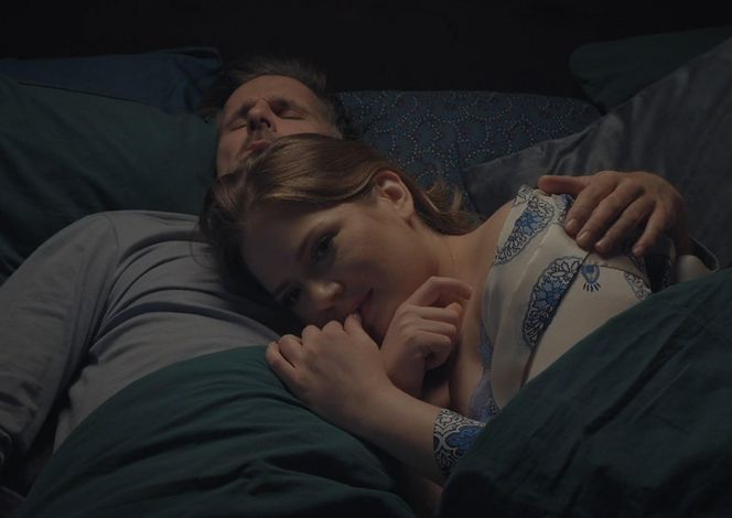 M jak miłość, odcinek 1888: Namiętne chwile Anity i Kamila w łóżku. Szybko przerwie igraszki - ZDJĘCIA