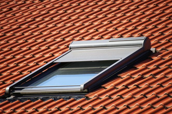 Okna dachowe. Jakie akcesoria można dobrać do okna dachowego?
