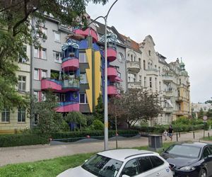 Kolorowa plomba we Wrocławiu. W latach 90-tych to był najpiękniejszy budynek we Wrocławiu