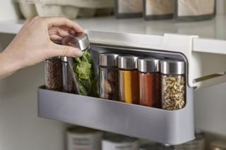 Przechowywanie przypraw w kuchni