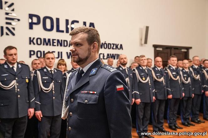 Nowi funkcjonariusze we Wrocławiu. Ponad połowa to policjantki! [ZDJĘCIA]