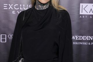 Monika Miller przyszła na premierę i się zaczęło. Tylko spójrzcie na jej nogi!