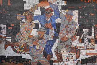 Tarnogórskie Centrum Kultury stworzy nową mozaikę. Jak wyglądają te z PRL-u, które już tu są? Zobacz zdjęcia