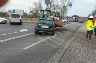 Oświęcim: spektakularne zderzenie osobówki z ciągnikiem! Nie do wiary 