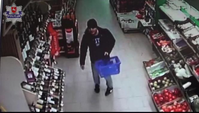 Opole Lubelskie: Ukradli pięć butelek markowego alkoholu. Rozpoznajesz złodziei? [WIDEO]