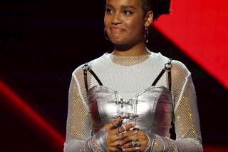 Sara James wróciła do Polski. Sportowy akcent na czapce. Uległa modzie?