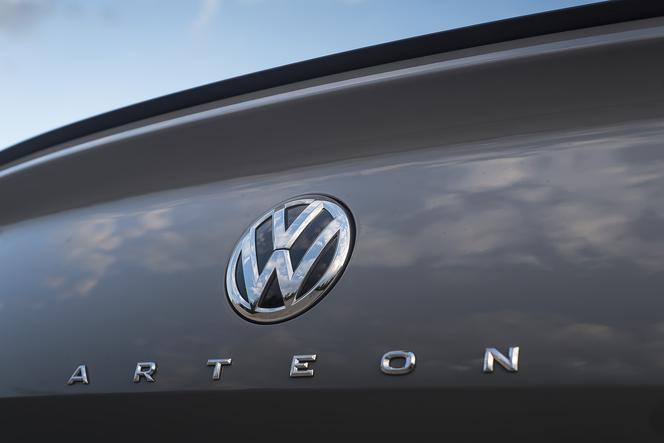 Volkswagen Arteon 2.0 BiTDI 240 KM DSG7 4Motion R-Line Edition