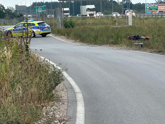 Śmiertelny wypadek w Warszawie. Nie żyje motocyklista. Licznik zatrzymał się na 260 km/h