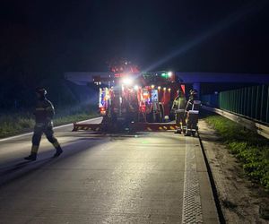 Format: Wypadek autokaru z amerykańskim żołnierzami na A4 pod Jaworem. Jest wielu rannych. Żołnierkę zabrał śmigłowiec [ZDJĘCIA].