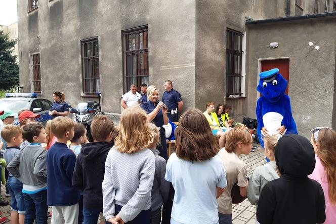 Policjanci złożyli uczniom wizytę w ramach akcji Bezpieczne wakacje