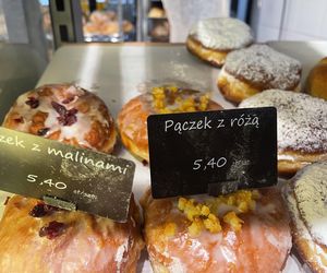 Pączki na tłusty czwartek 2025. W tych miejscach w Krakowie kupisz je znacznie taniej