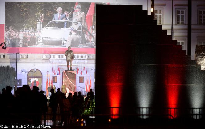 Odsłonięcie pomnika Lecha Kaczyńskiego w Warszawie