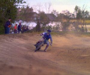 Stary żużel w kolorze