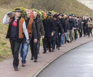 W Gdańsku stanęła 20-metrowa palma wielkanocna