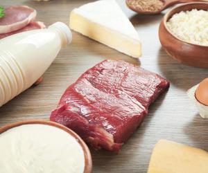 Będą ograniczenia mięsa i nabiału? Internet panikuje, a rzecznik rządu zabiera głos