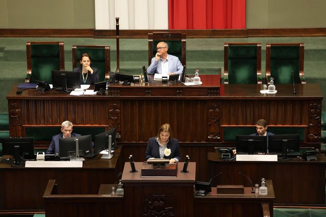 Korzystanie z urządzeń elektronicznych w szkołach - wystąpienie wiceminister w Sejmie