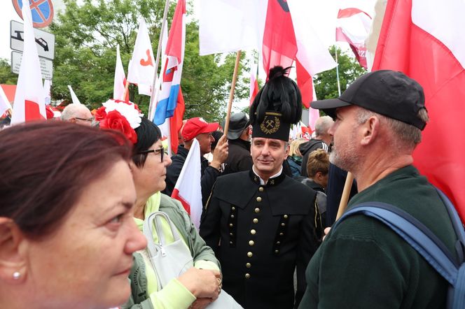 Karol Nawrocki prezydentem. Tłumy pod Sejmem