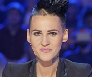 Macierzyństwo uratowało Agnieszkę Chylińską. Jej metamorfoza od scenicznej bestii do czułej matki