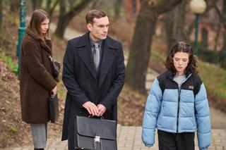 Na Wspólnej odc. 3848: Mariusz Czerski (Mariusz Zaniewski), Ola (Marta Wierzbicka), Amelia (Klementyna Karnkowska)