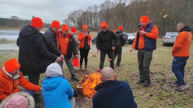 „Krasnostawskie Karpie” znów wskoczyły do zimnej wody! Zobacz, jak morsowali dla WOŚP