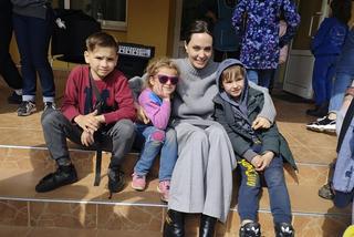 Angelina Jolie po wizycie w Ukrainie: Nie ma żadnego sensu wyrządzać takiej krzywdy dzieciom