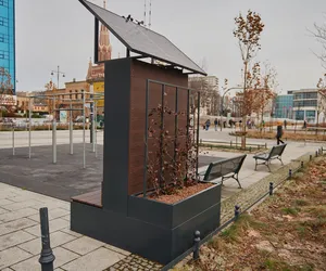 To pierwsze takie ławki w Polsce. Pełnią funkcję stacji pogodowej i oczyszczają powietrze