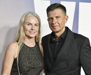 Petru z żoną na premierze filmu. Ona olśniewająca, on jak James Bond!