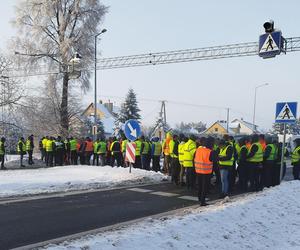 Rośnie frustracja kierowców tirów czekających na wyjazd z Polski do Ukrainy