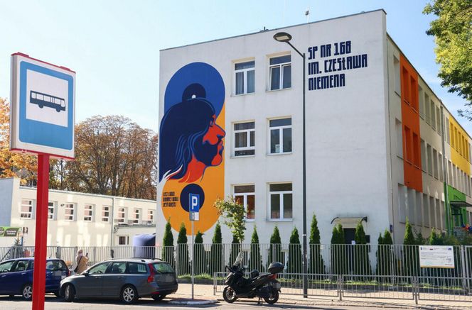 Nowy mural Czesława Niemena na murach Szkoły Podstawowej nr 168 na Saskiej Kępie