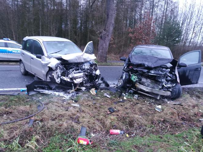 Wypadek Na trasie Nekla - Pyszczyn. Cztery osoby trafił do szpitala