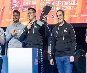 Singularity i AGO w półfinałach. Za nami pierwszy dzień play-offów Polskiej Ligi Esportowej