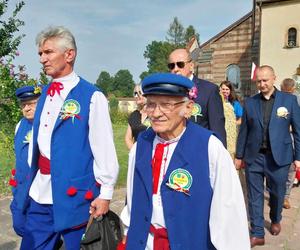 Dożynki 2024 w powiecie starachowickim. W Wąchocku dożynkowe wieńce, korowód i przysmaki