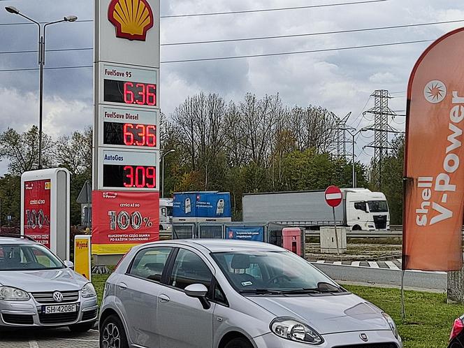 Ceny paliwa w Katowicach w październiku 2023 roku