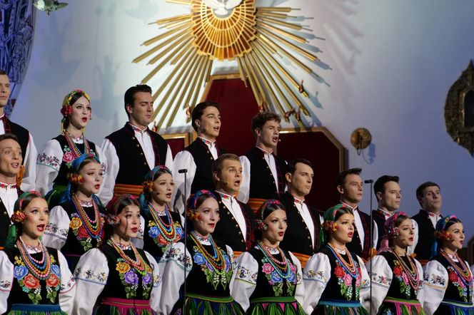 Występ zespołu Mazowsze w Starachowicach