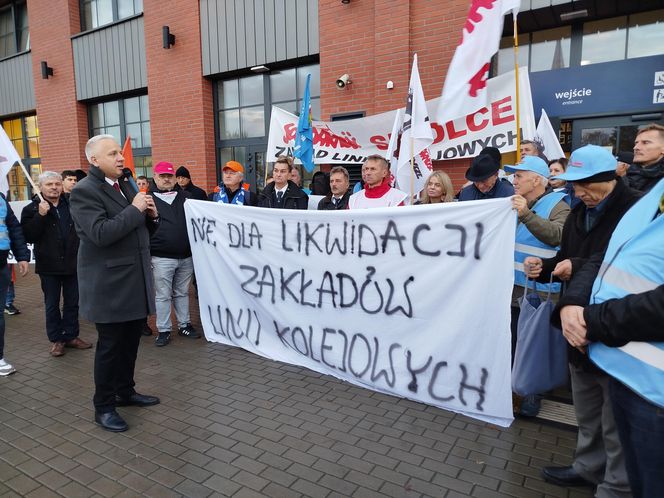 Pracownicy Zakładu Linii Kolejowych pikietowali w Siedlcach! Poparli ich siedleccy radni