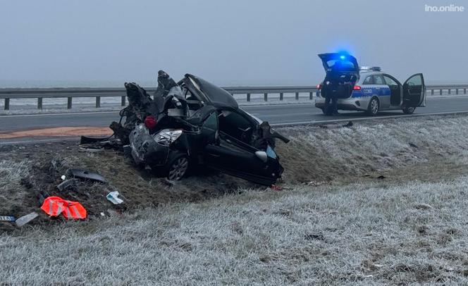 Tragiczny wypadek w miejscowości Balin. Tir najechał na samochód