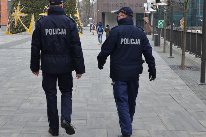 Pomimo obostrzeń zorganizowali pokaz garnków dla seniorów