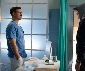 Na dobre i na złe odc. 960 po wakacjach. Mario (Marcin Korcz), Krzysztof Radwan (Mateusz Damięcki)