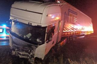 Samochód totalnie zmiażdżony. Są ofiary! 