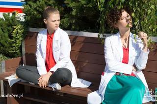 Na dobre i na złe odc. 537. Klaudia Miller (Julia Wyszyńska), Ola Pietrzak (Anna Karczmarczyk)