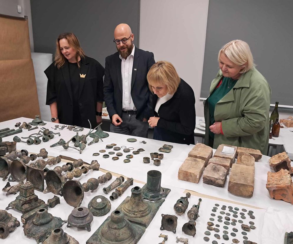 Cenne precjoza znalezione podczas prac w centrum Łodzi. Trafiły do Muzeum Archeologicznego i Etnograficznego