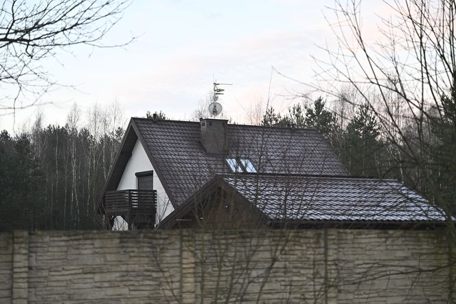 Policjanci pojawili o świcie przed domem Zbiginewa Ziobro w Jeruzalu (woj. łódzkie). Mieli doprowadzić go na przesłuchanie przed sejmową komisję śledczą ds. Pegasusa. Polityka nie było na miejscu