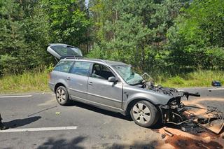 Pojazd armii USA zderzył się z osobówką koło Bolesławca. Jedna osoba w szpitalu 