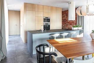 Szukasz odpowiednich drzwi do wnętrza? Architekt radzi, na co powinieneś zwrócić uwagę przy zakupie