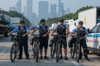Rewolucja w policji Illinois! Nowe prawo ma pomóc wyczyścić szeregi z agresorów
