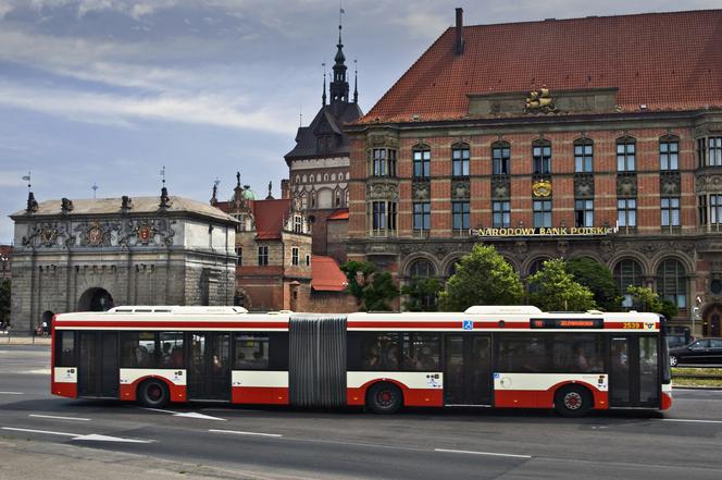 800 metrów nowych buspasów na Trakcie Świętego Wojciecha 