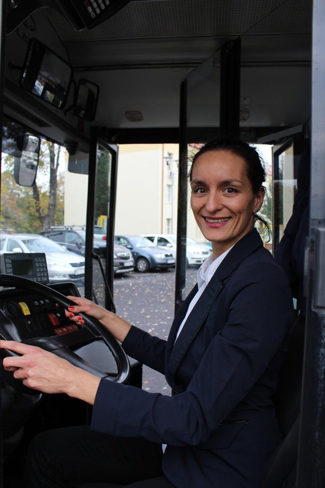 Marta Brzozowska, setna kobieta za kierownicą autobusu MZA